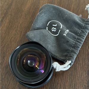 Moment wide angle lens iPhone attachment